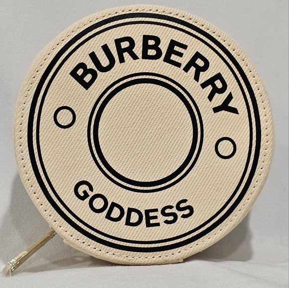 New Burberry beauty bag - Picture 1 of 6
